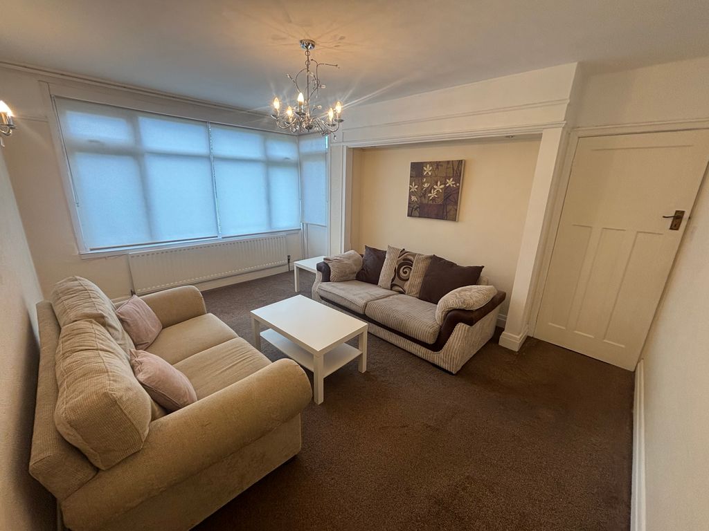 Property photo 3 of 11 Living Room