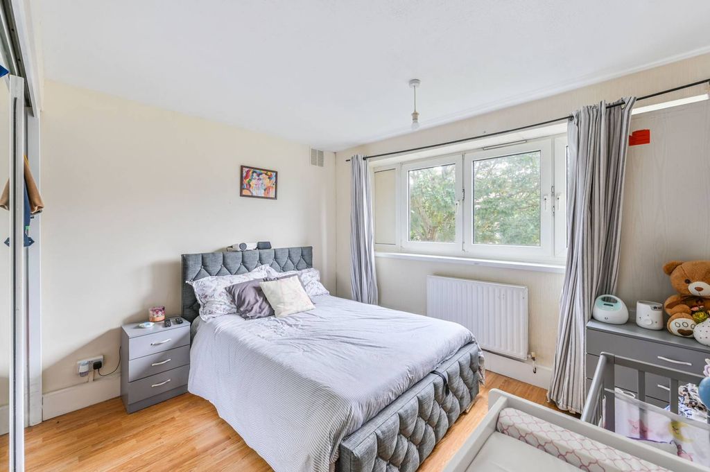 Property photo 2 of 7