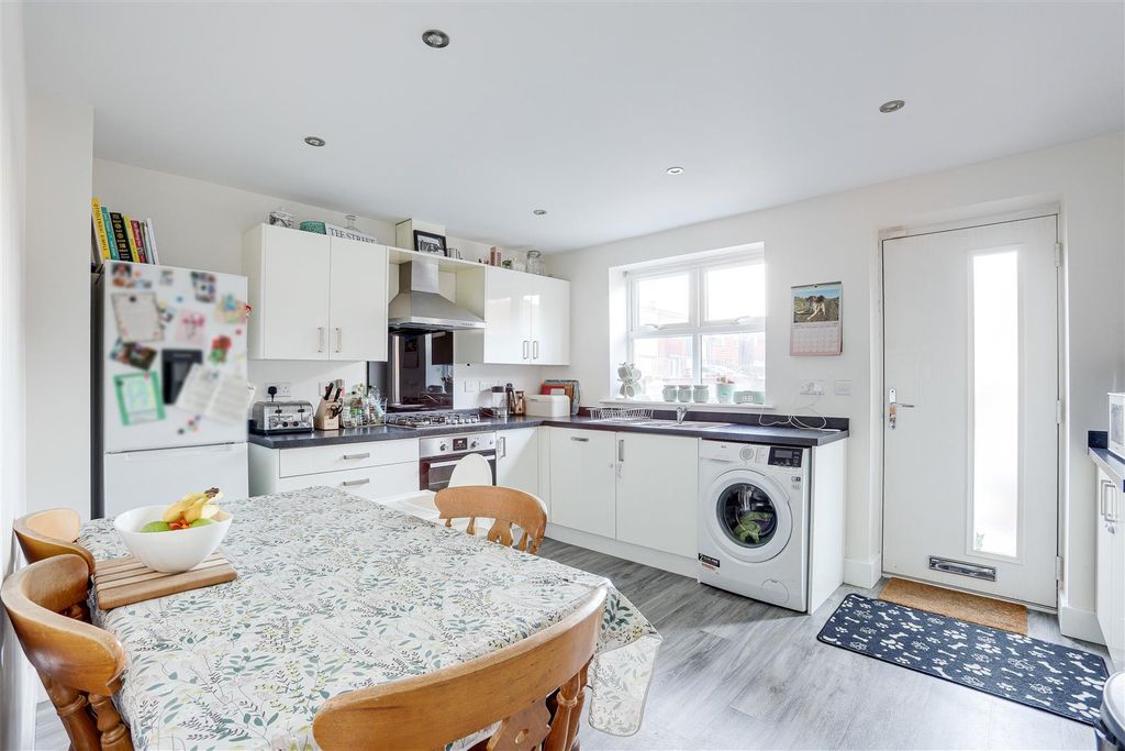 Property photo 3 of 17 461.Jpg