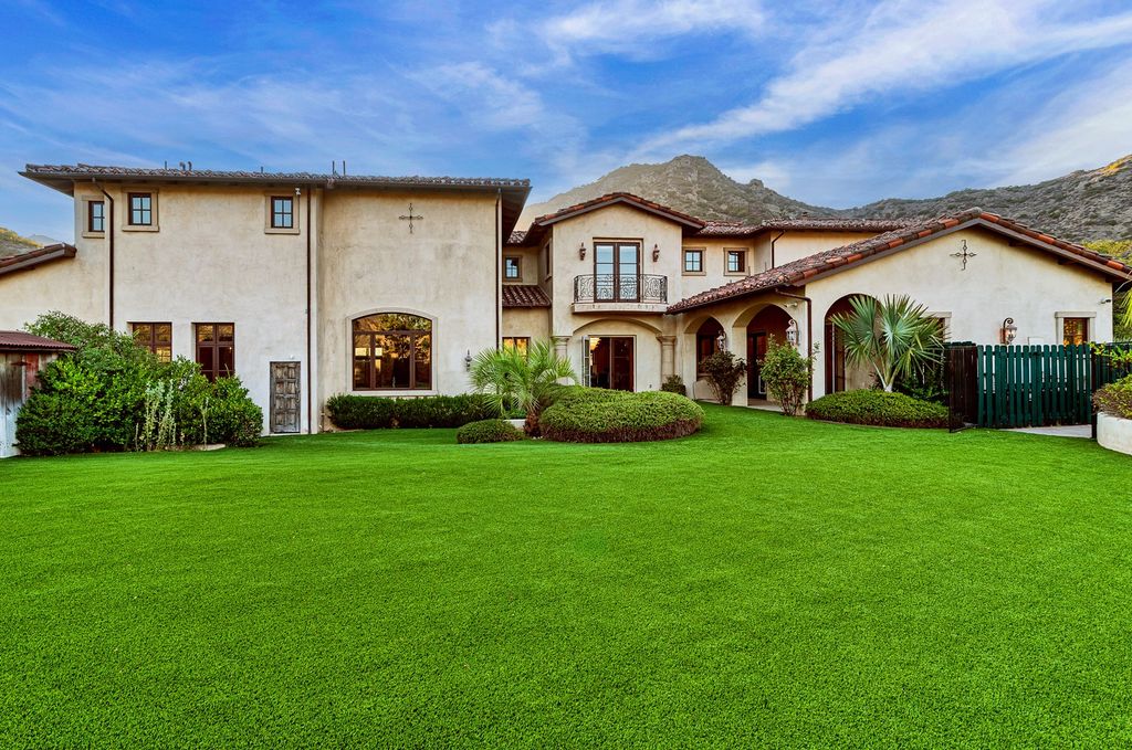 Property photo 2 of 51