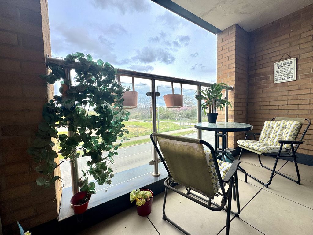 Property photo 3 of 16 Balcony