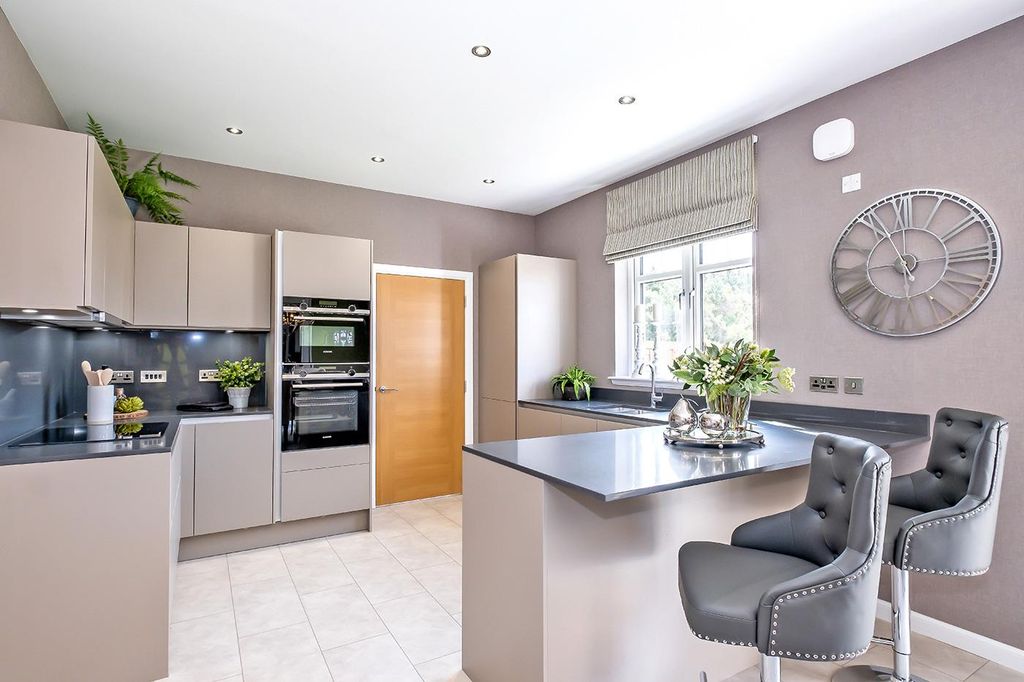 Property photo 2 of 9