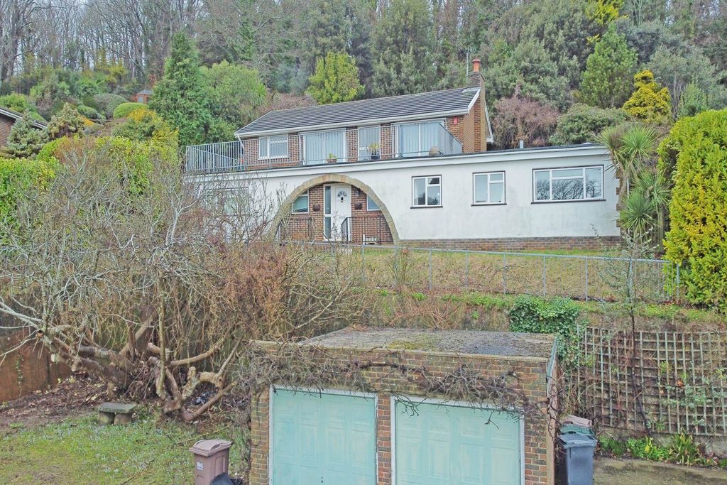 Property photo 1 of 20