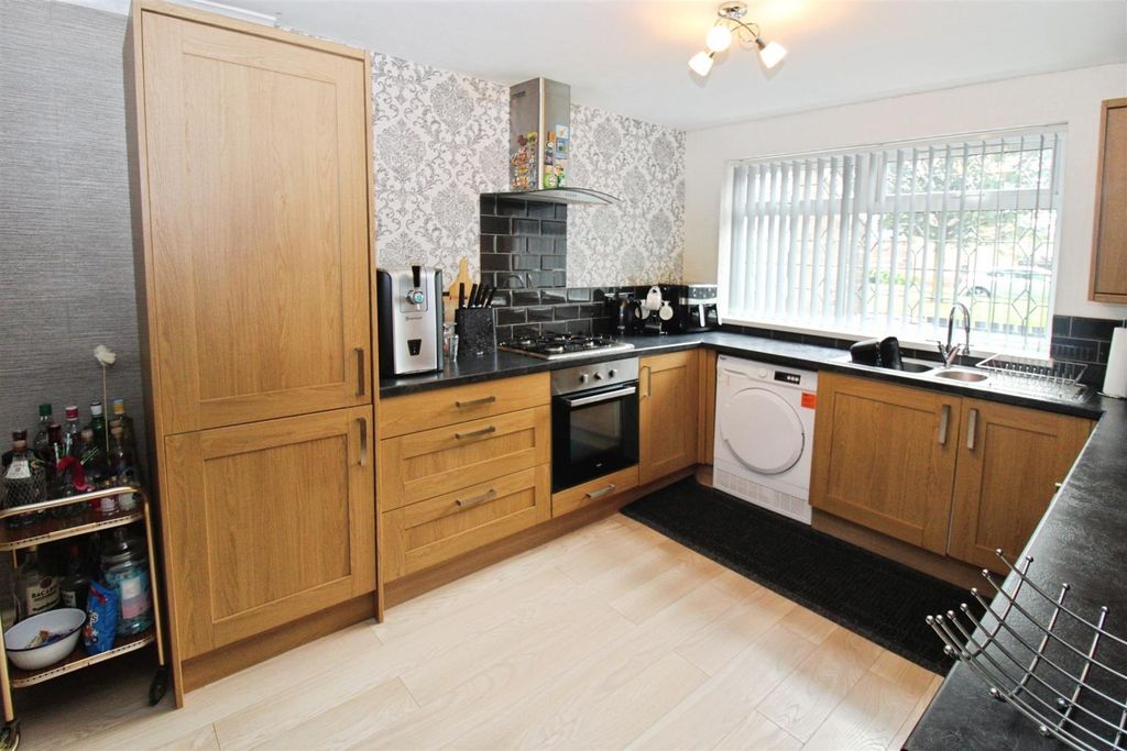 Property photo 3 of 22 Fitted Dining Kitchen