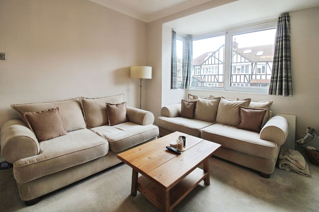 Property photo 2 of 25 Pbox-Img.Jpg