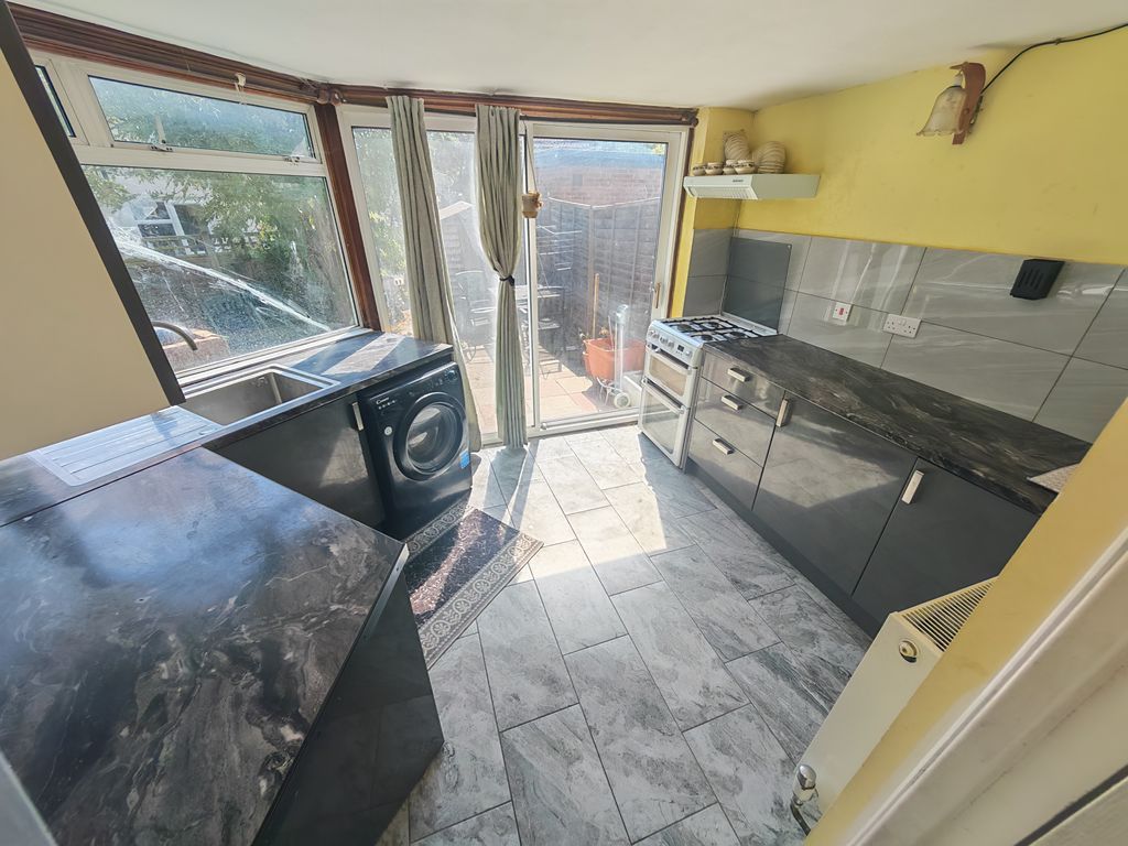 Property photo 2 of 17 Photo 8