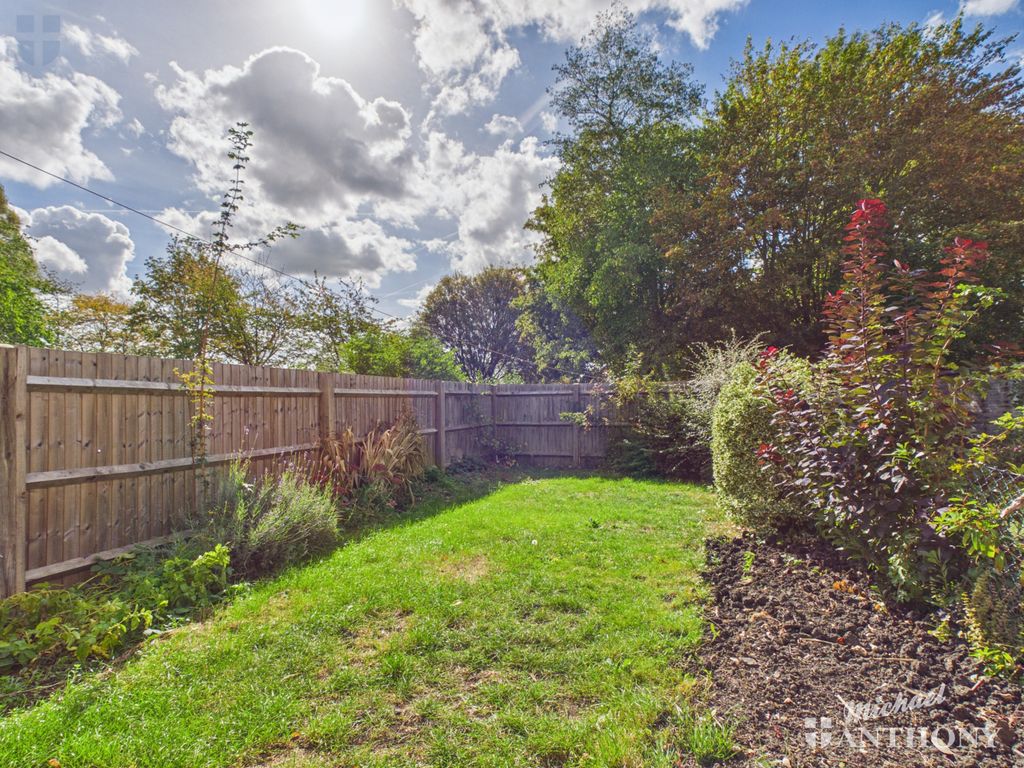 Property photo 3 of 12 Cam03218G0-Pr1179-Still005