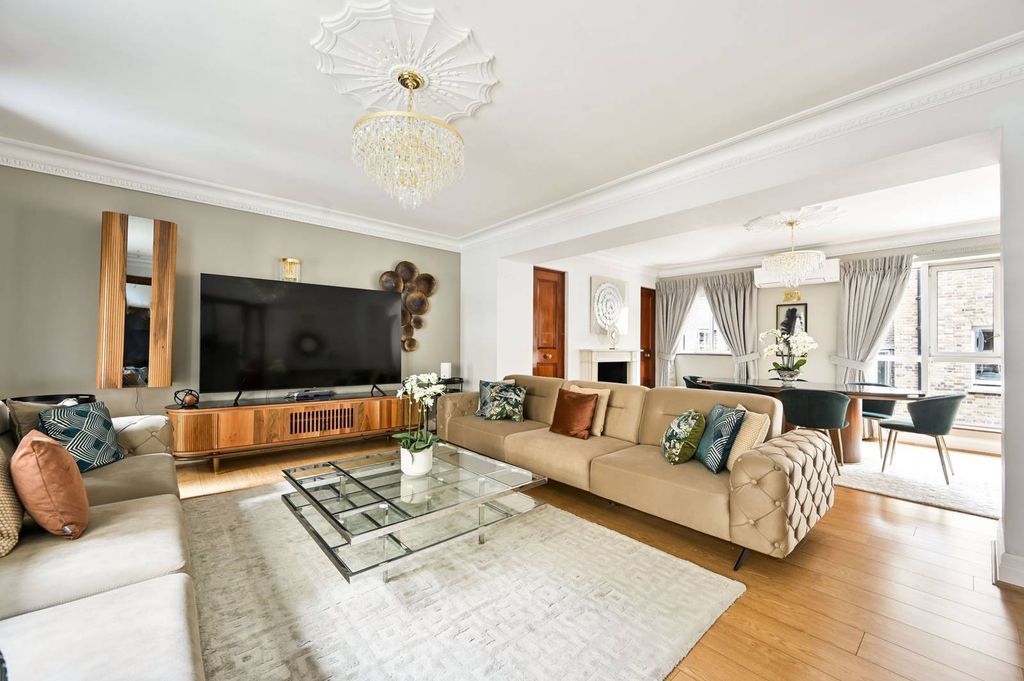 Property photo 3 of 23