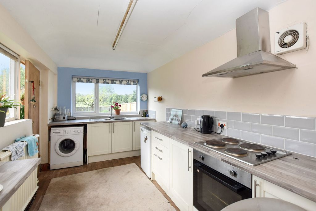 Property photo 2 of 27