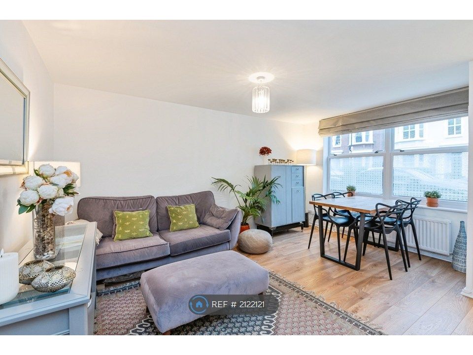 Property photo 2 of 19 Living Space