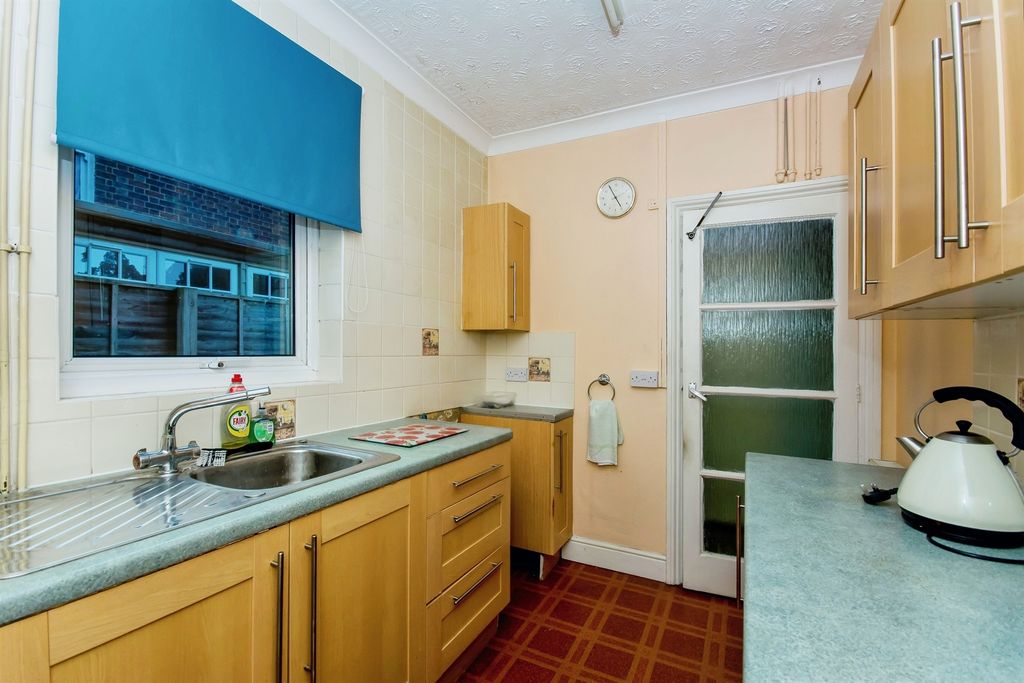 Property photo 2 of 17