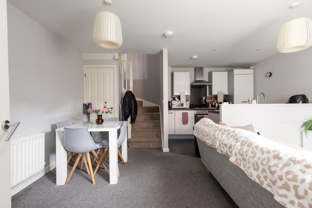 Property photo 1 of 17 56 Snowberry Walk, Bs5-2.Jpg