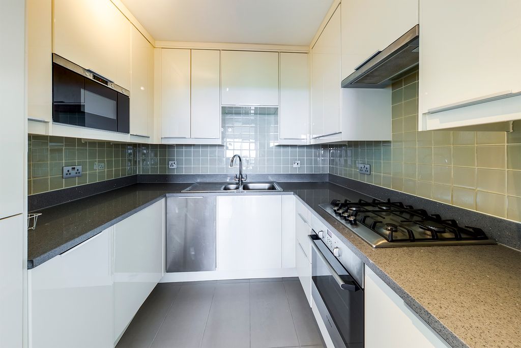 Property photo 2 of 3 Cam00067P1-Pr0021-Still04