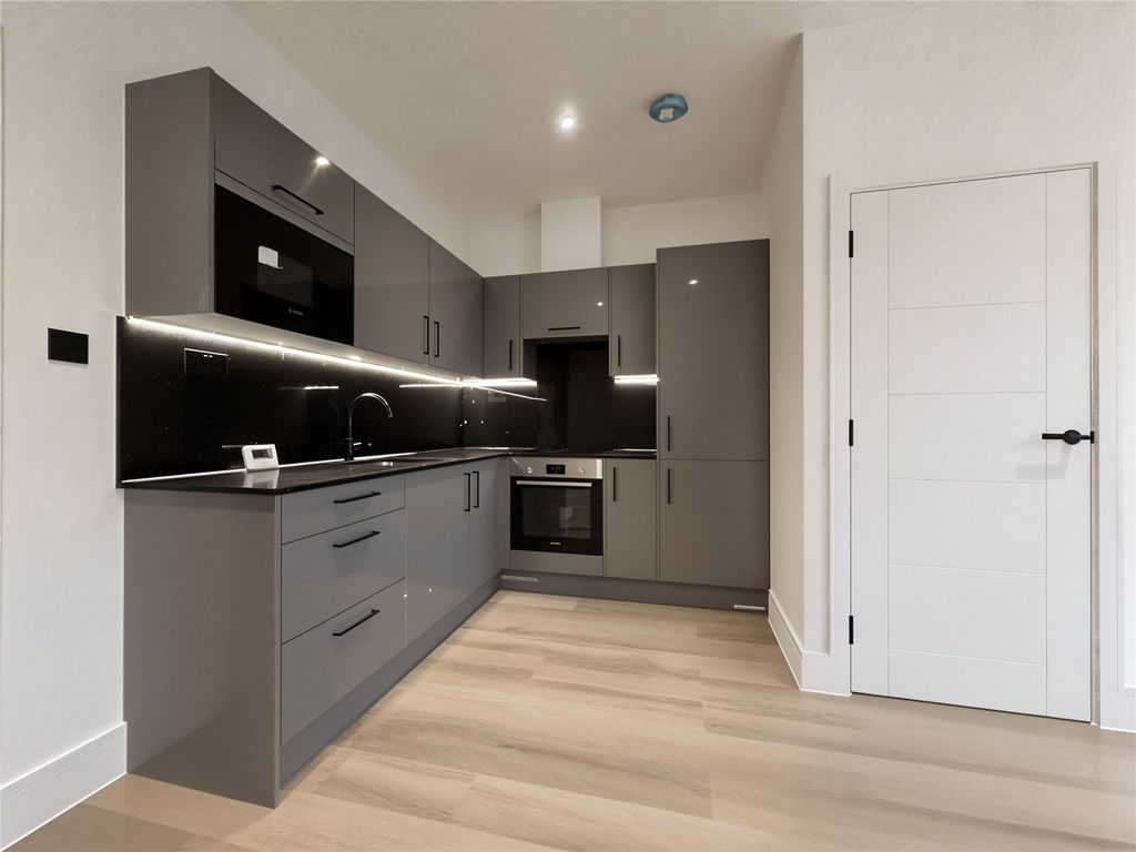 Property photo 3 of 18 Picture No. 27