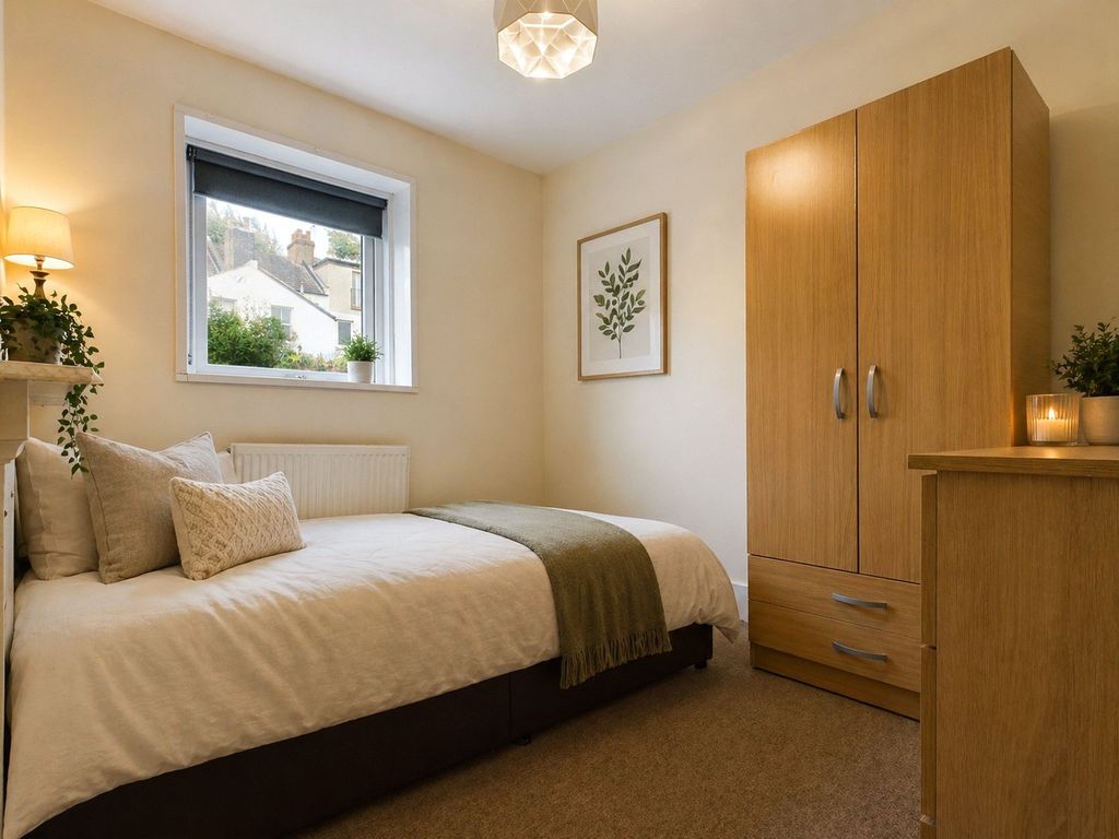 Property photo 1 of 8 Bedroom