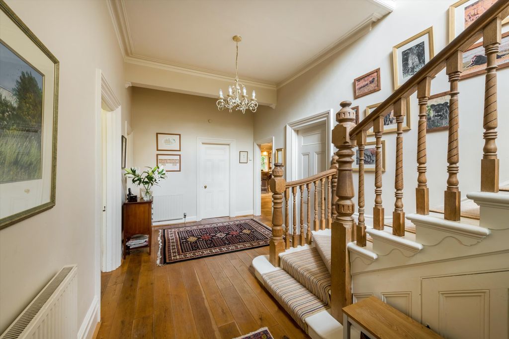 Property photo 3 of 19 Image