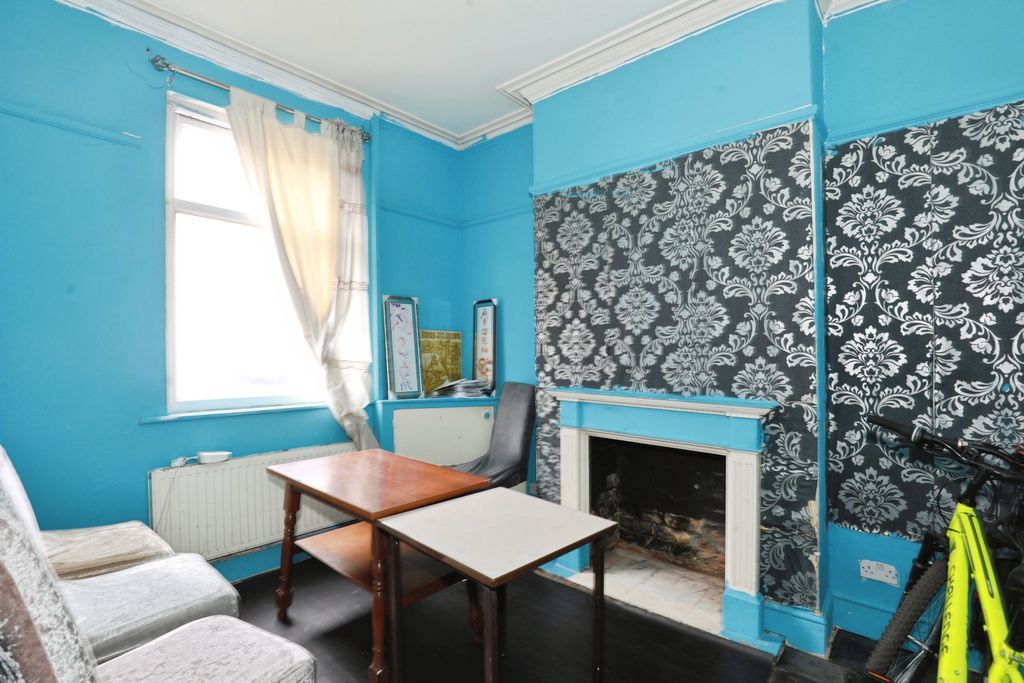 Property photo 2 of 11