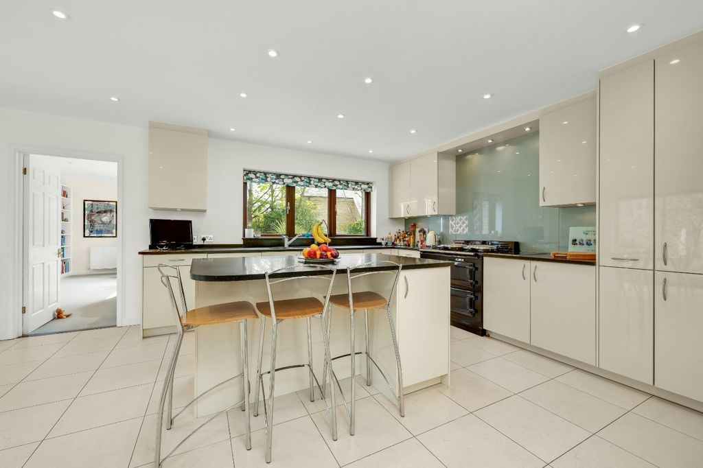 Additional image 6 of 5 bed detached house for saleMartineau Close, Esher, Surrey KT10