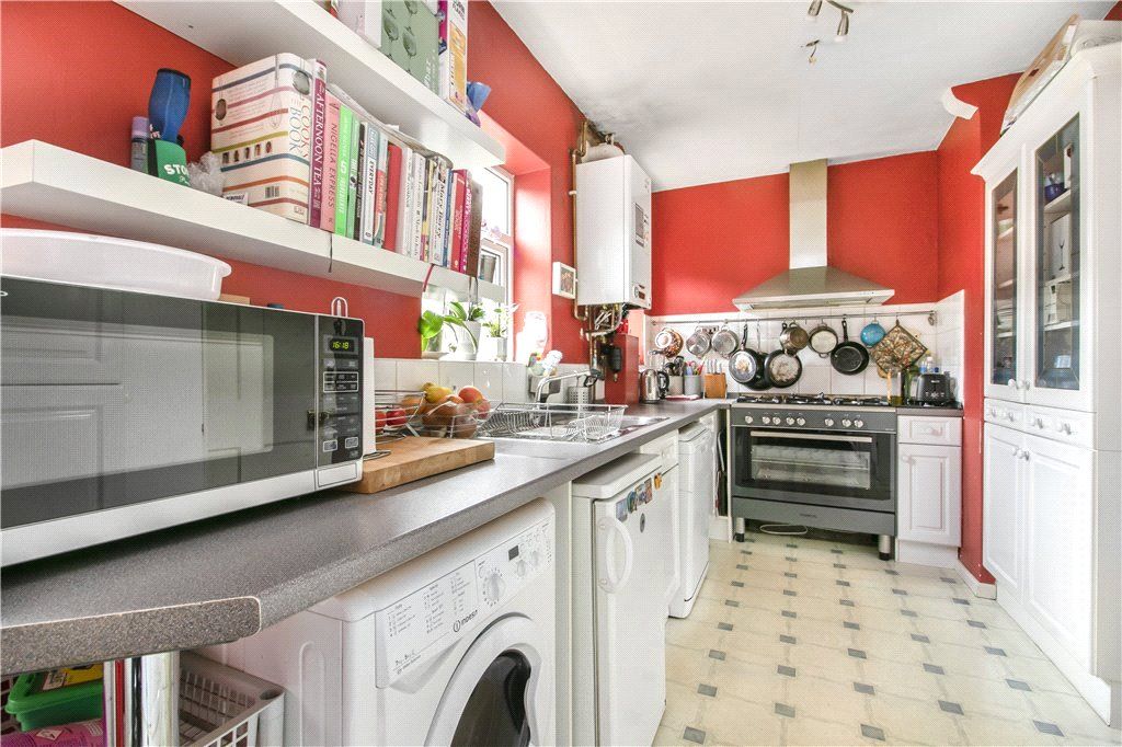 Property photo 3 of 17 Kitchen