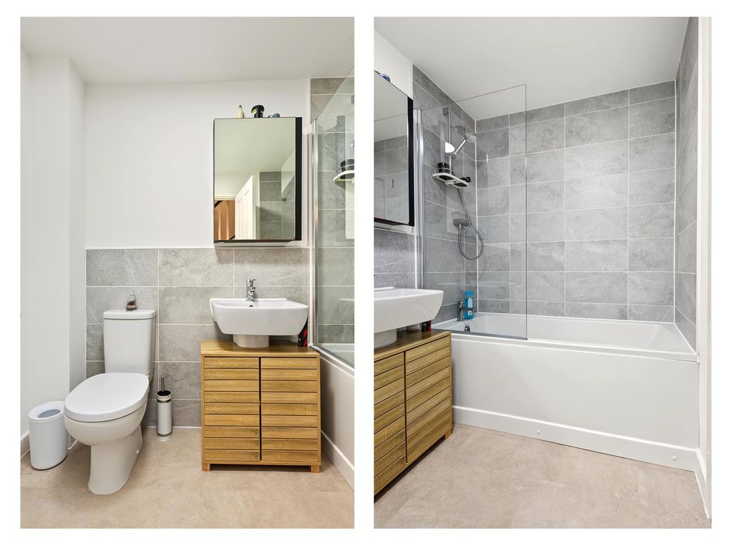 Property photo 3 of 12 Bathroom.Jpg
