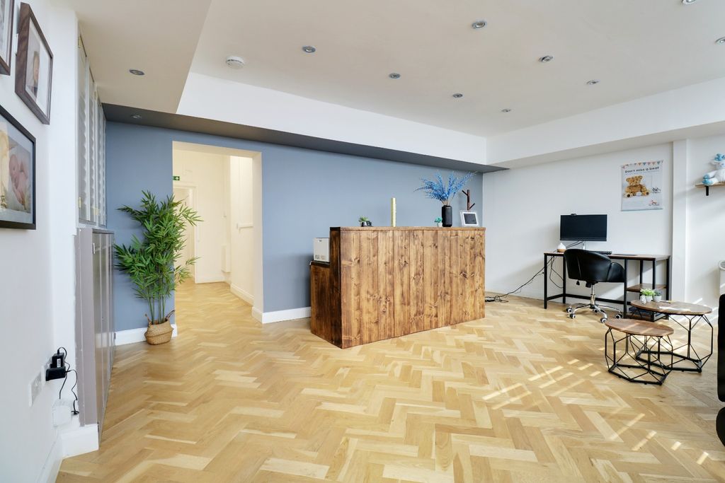 Property photo 2 of 14 5064241