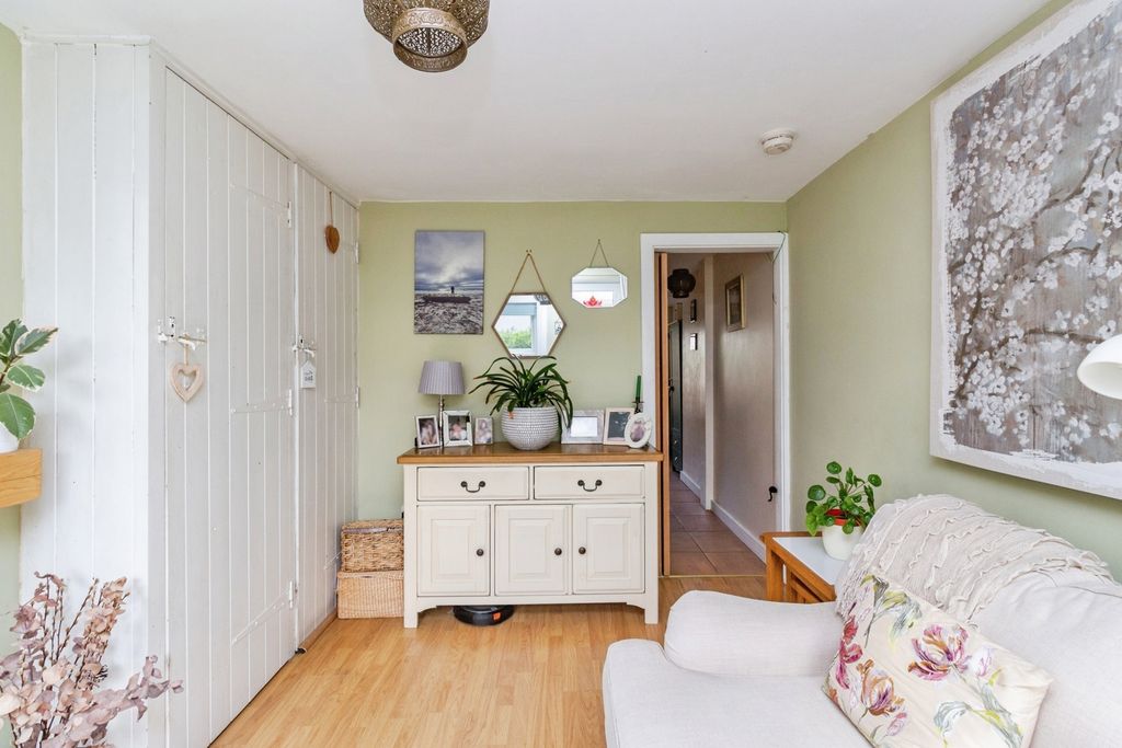 Property photo 3 of 18 Pbox-Img.Jpg