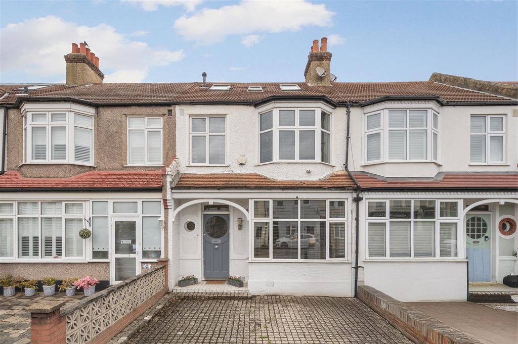 Property photo 1 of 13 523 Kingston Road -1.Jpg