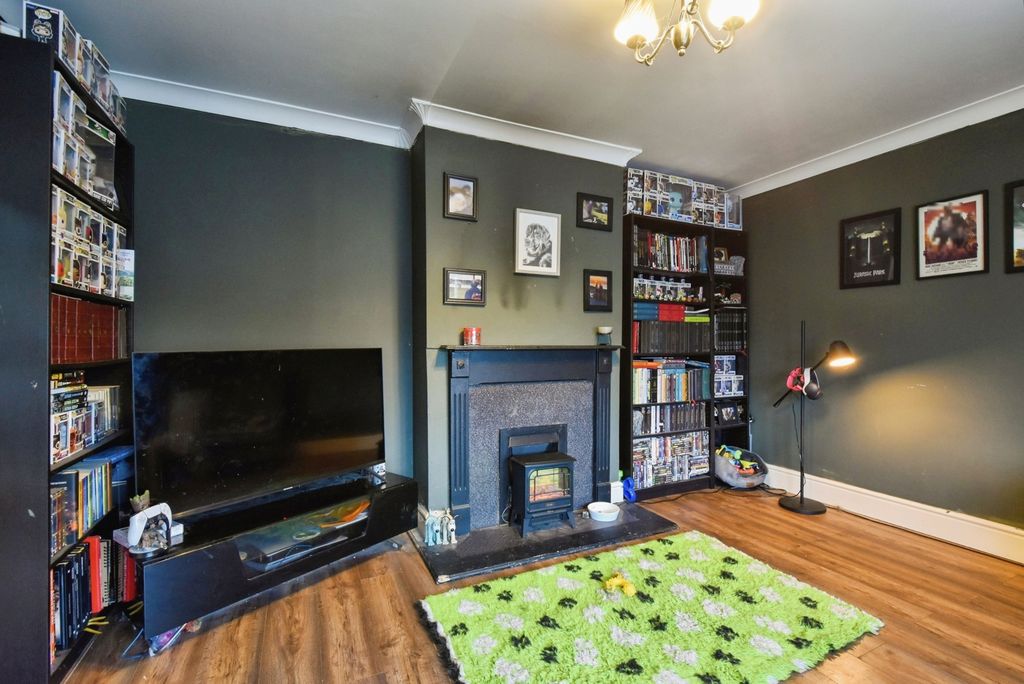 Property photo 3 of 17 Pbox-Img.Jpg