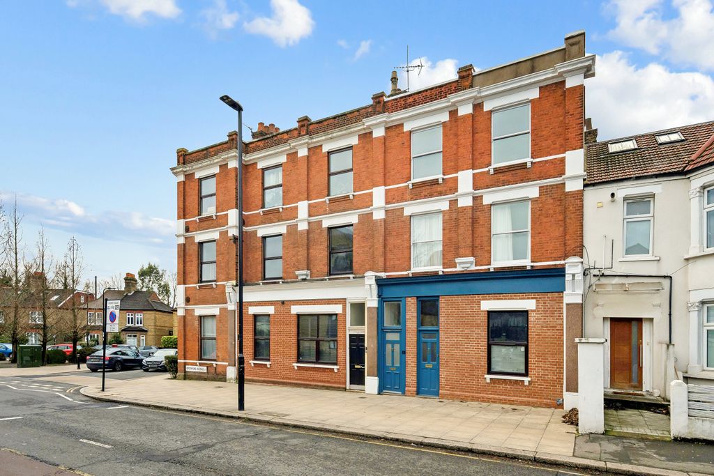 Property photo 1 of 12 External