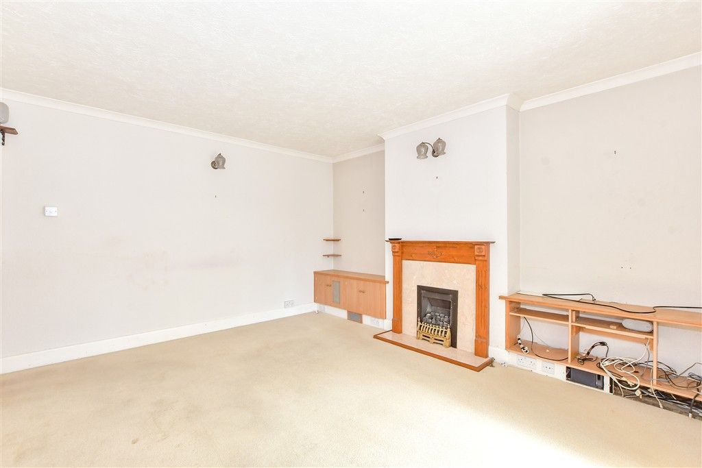 Property photo 3 of 14 Sitting Room