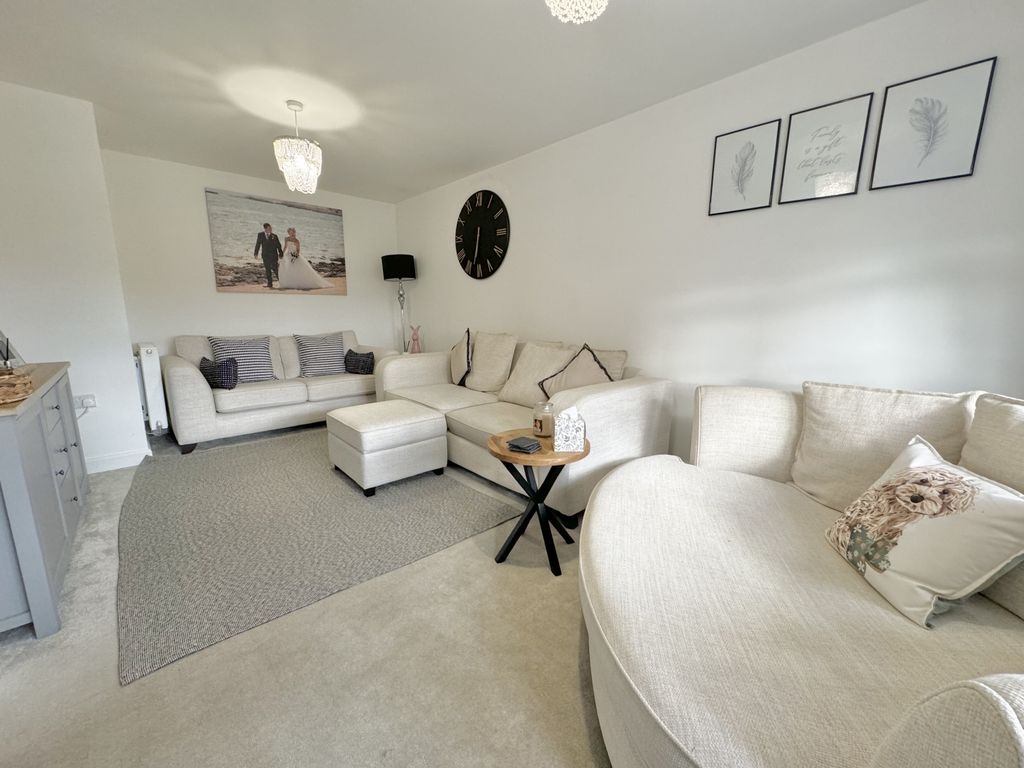 Property photo 3 of 25 Img_2233
