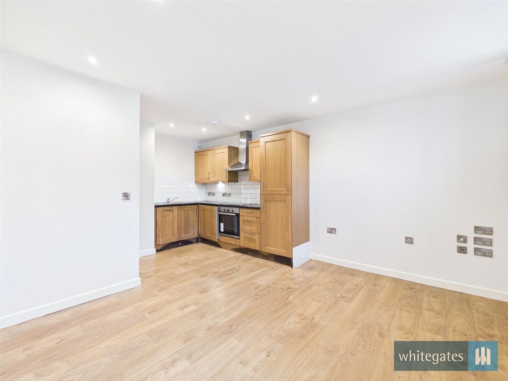 Property photo 3 of 8 Picture No. 32