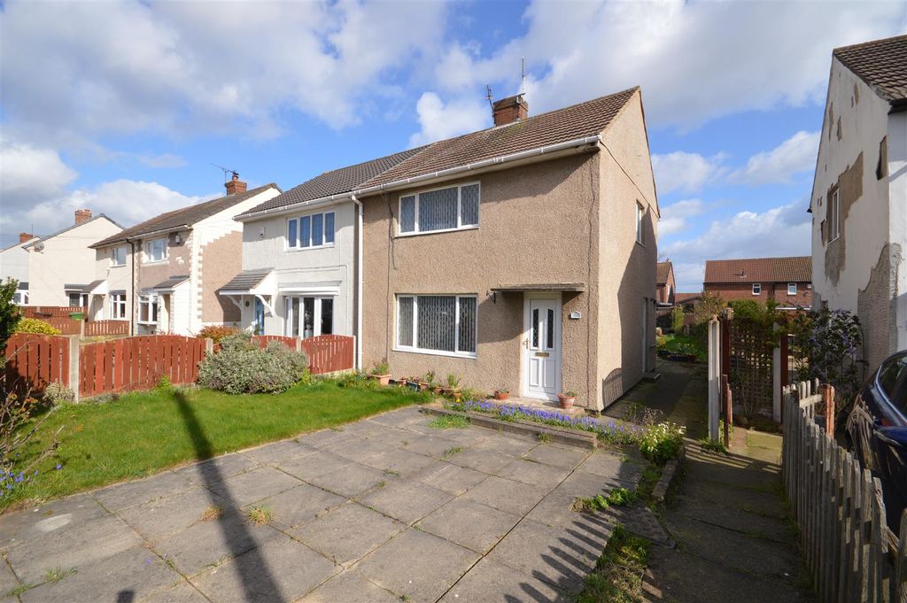 Property photo 1 of 13 External