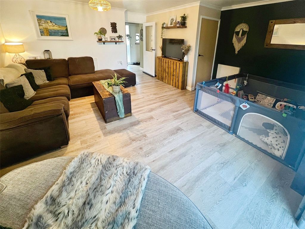 Property photo 2 of 16 Picture No. 03