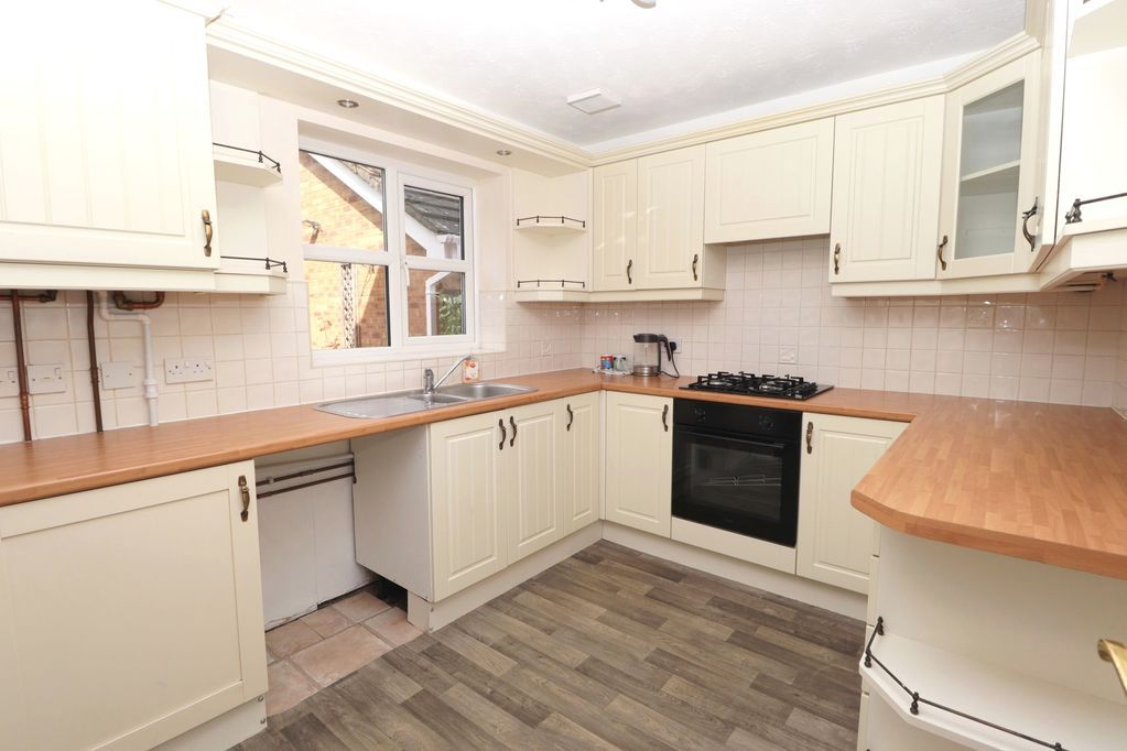 Property photo 3 of 36 Kitchen