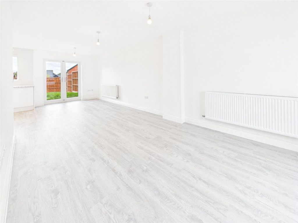 Property photo 2 of 17 Picture No. 33