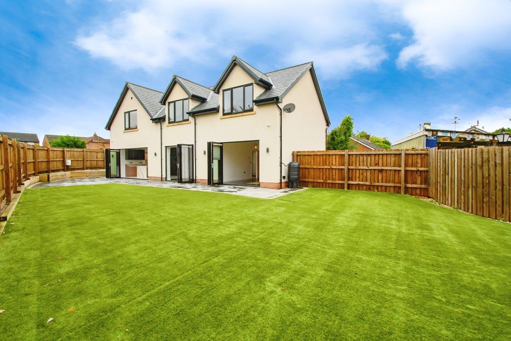 Property photo 3 of 29 Photo