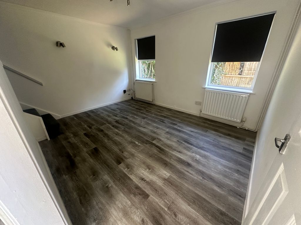 Property photo 2 of 7 Living Room