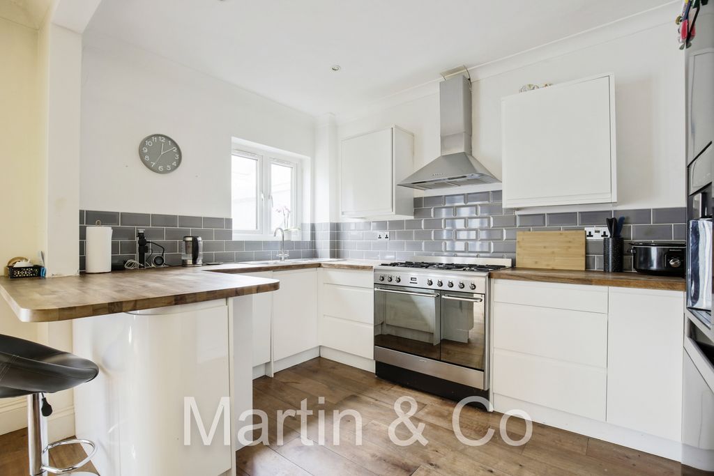 Property photo 2 of 19 1689658530  - 21 St Peter's Street, Cr2 - 17