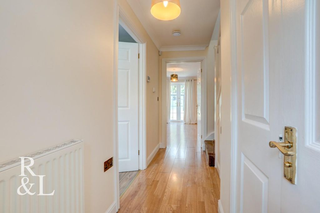 Property photo 3 of 19 Royston&Lund (17).Jpg