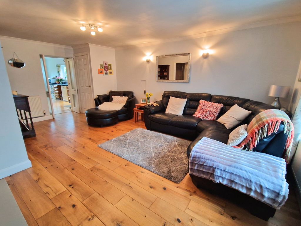 Property photo 3 of 27