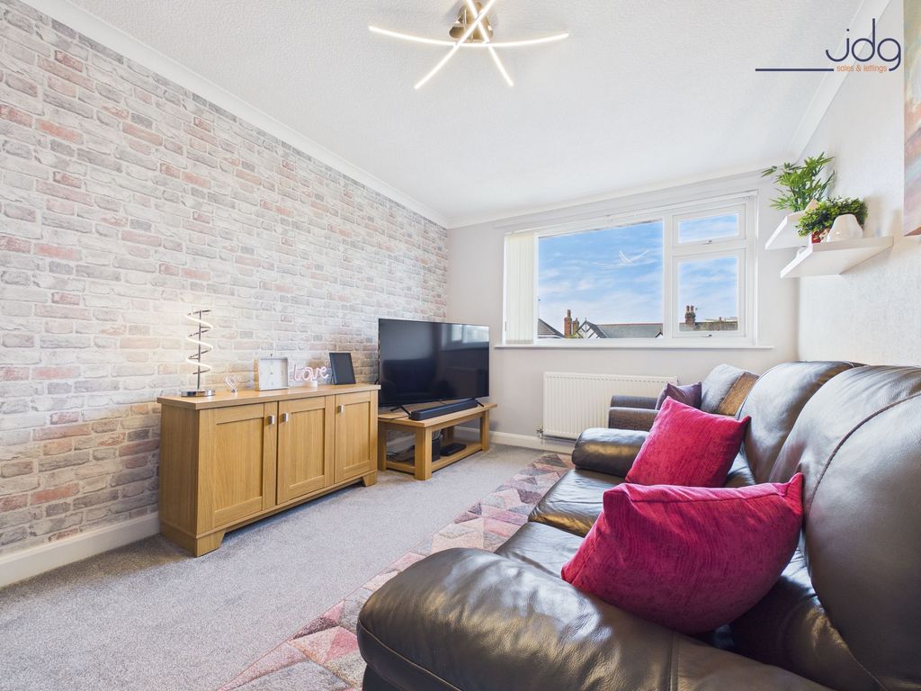 Property photo 2 of 14 Living Room