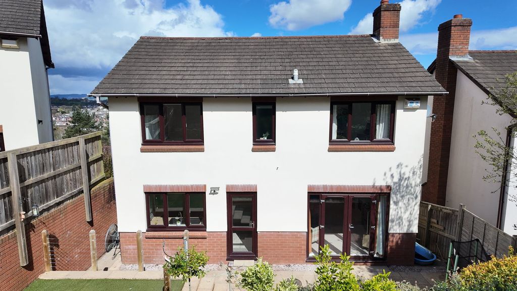 Property photo 3 of 20