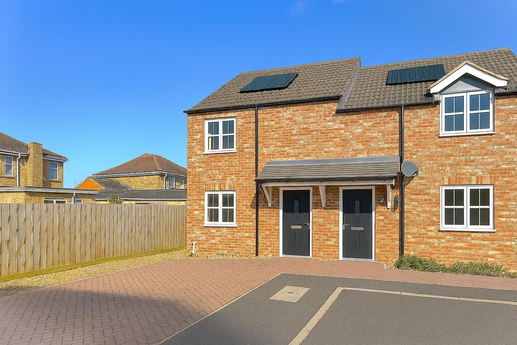 Property photo 1 of 9 Exterior