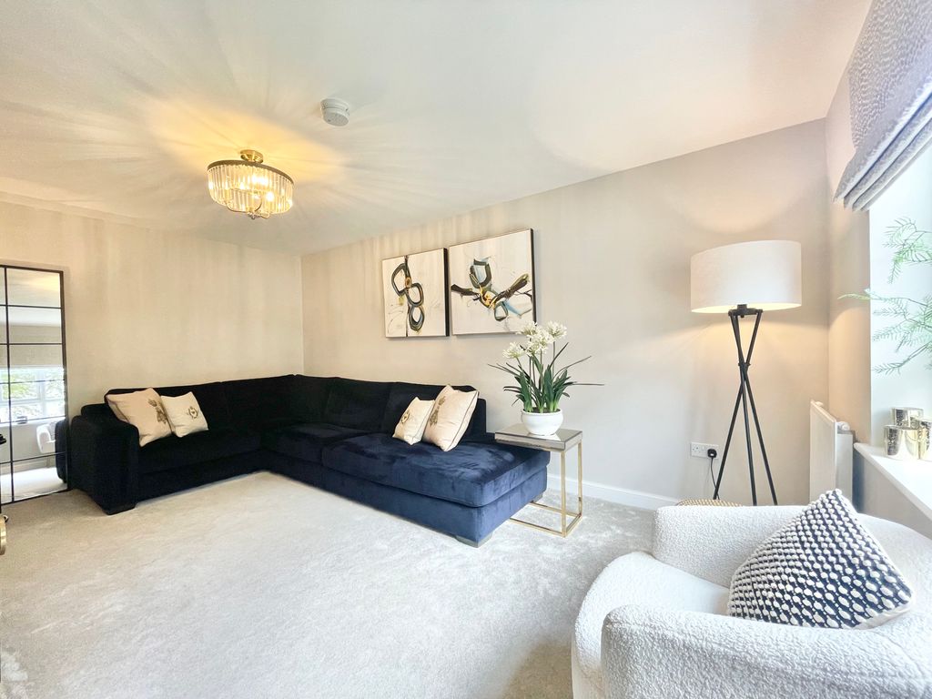 Property photo 2 of 21