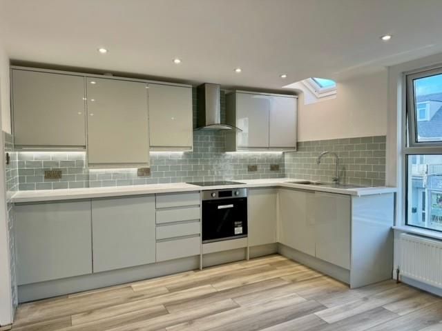 Property photo 3 of 15 Kitchen