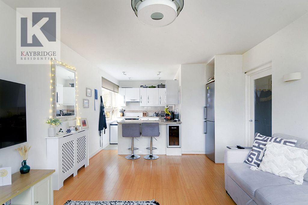 Property photo 2 of 12 Hilda Court, Lovelace Road