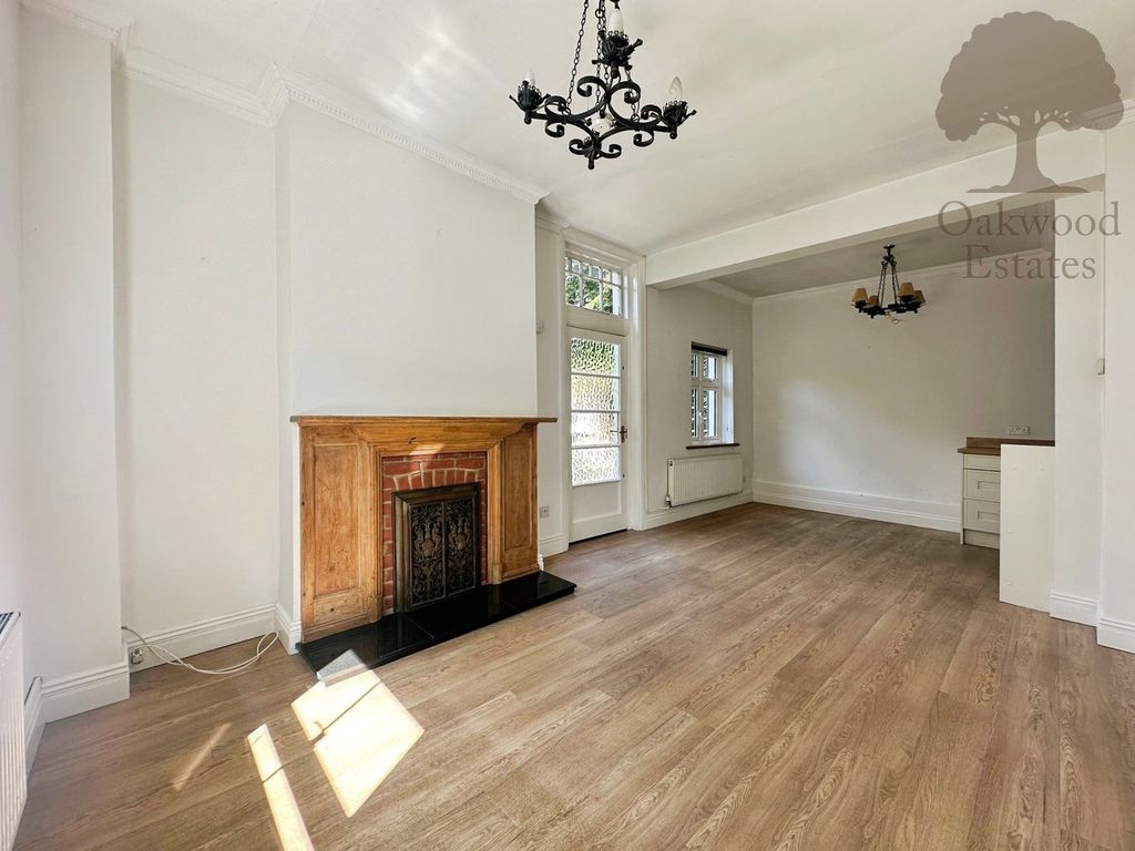 Property photo 2 of 10 Lounge