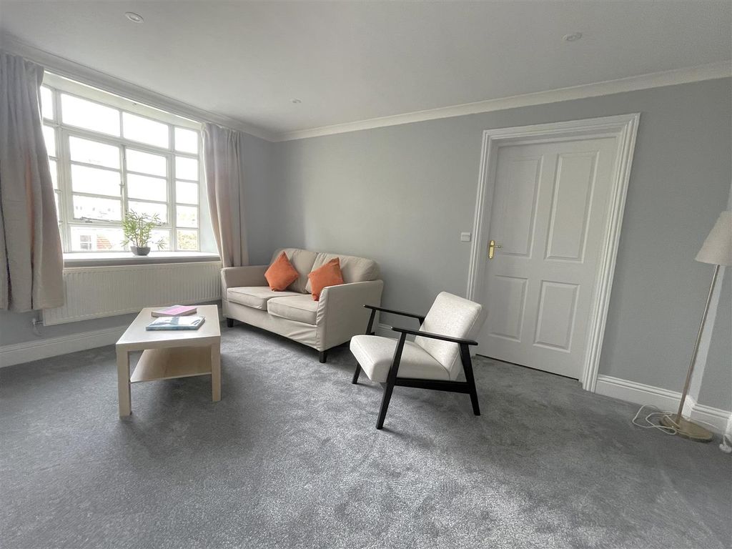 Property photo 3 of 17 Living Room.Jpg