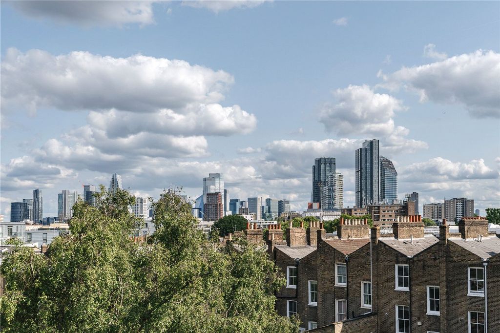 Property photo 2 of 9 Turnbull House N1